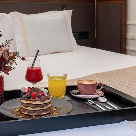 아이레 호텔 아스토리아 팰리스 발렌시아 외부 사진 Room service tray