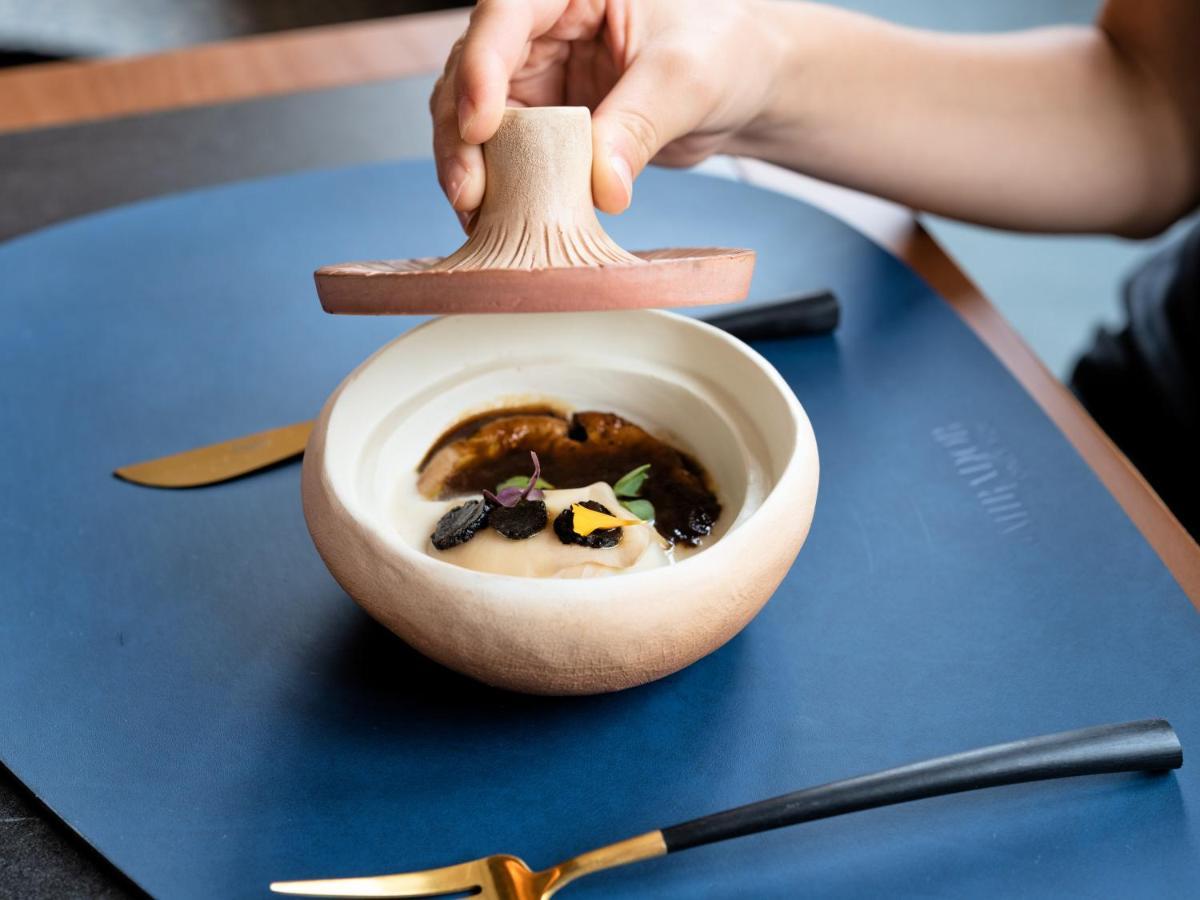 아이레 호텔 아스토리아 팰리스 발렌시아 외부 사진 A dish at the restaurant