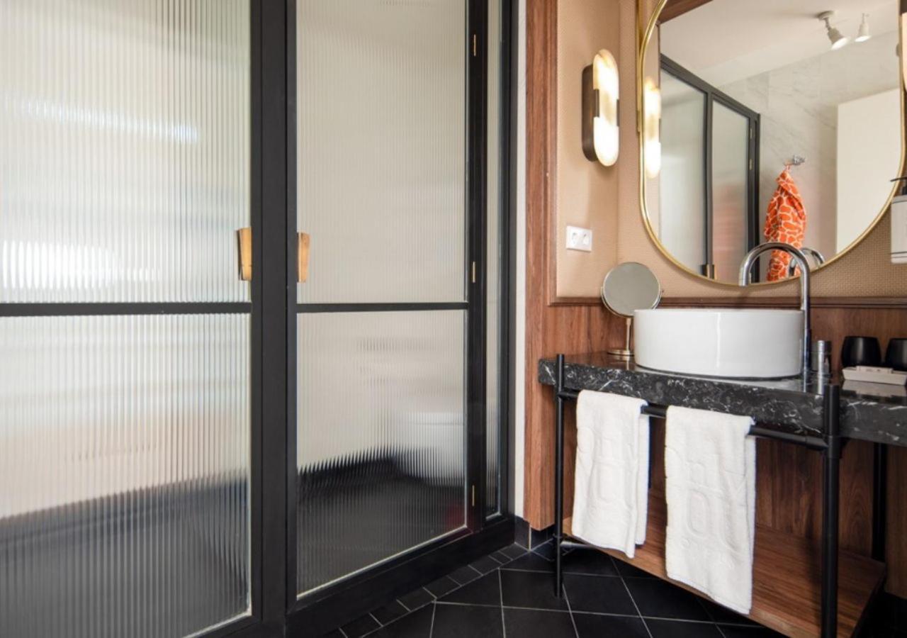 아이레 호텔 아스토리아 팰리스 발렌시아 외부 사진 A bathroom at the hotel