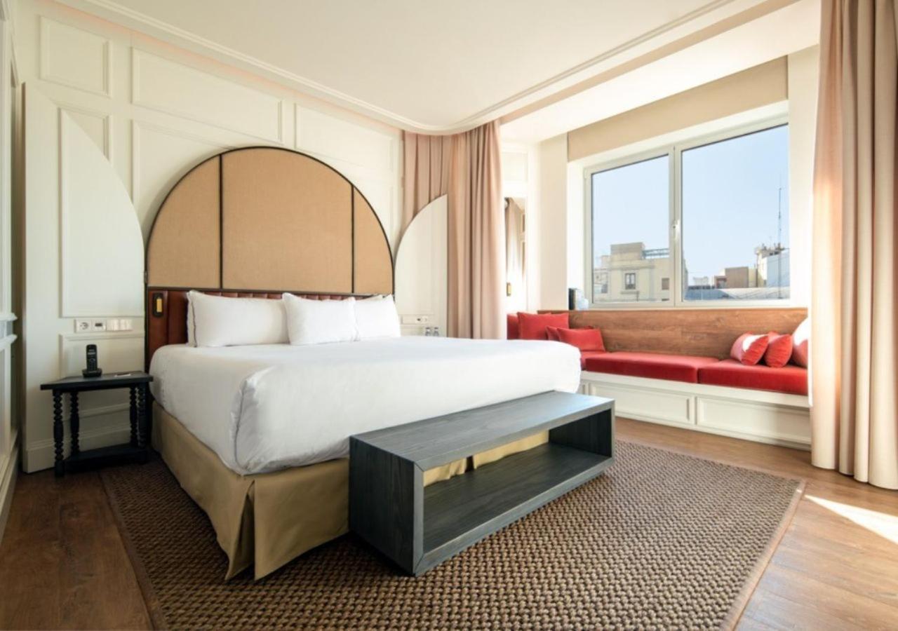 아이레 호텔 아스토리아 팰리스 발렌시아 외부 사진 A bedroom at the hotel
