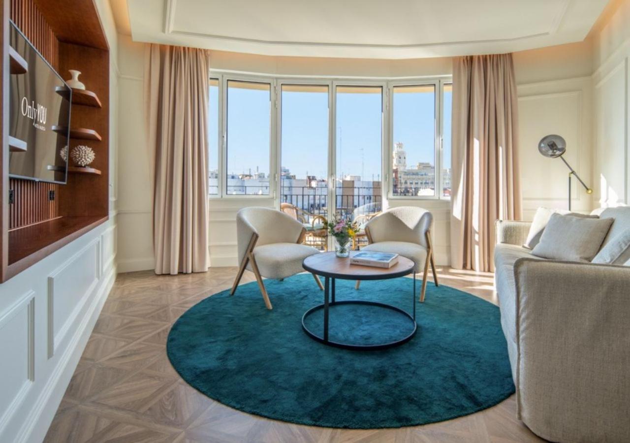 아이레 호텔 아스토리아 팰리스 발렌시아 외부 사진 A suite at the hotel