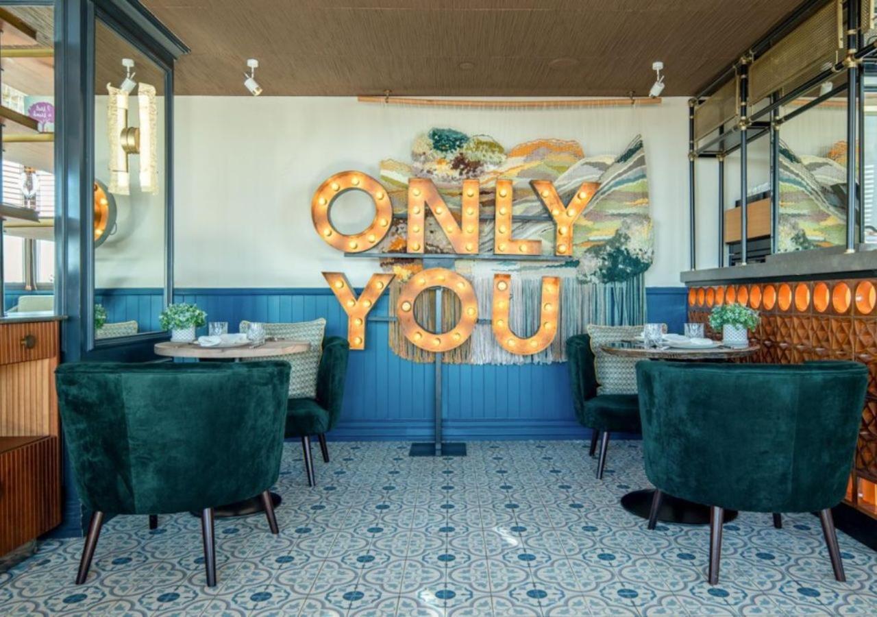 아이레 호텔 아스토리아 팰리스 발렌시아 외부 사진 Only You restaurant