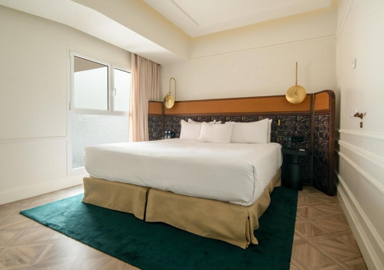 아이레 호텔 아스토리아 팰리스 발렌시아 외부 사진 A bedroom at the hotel