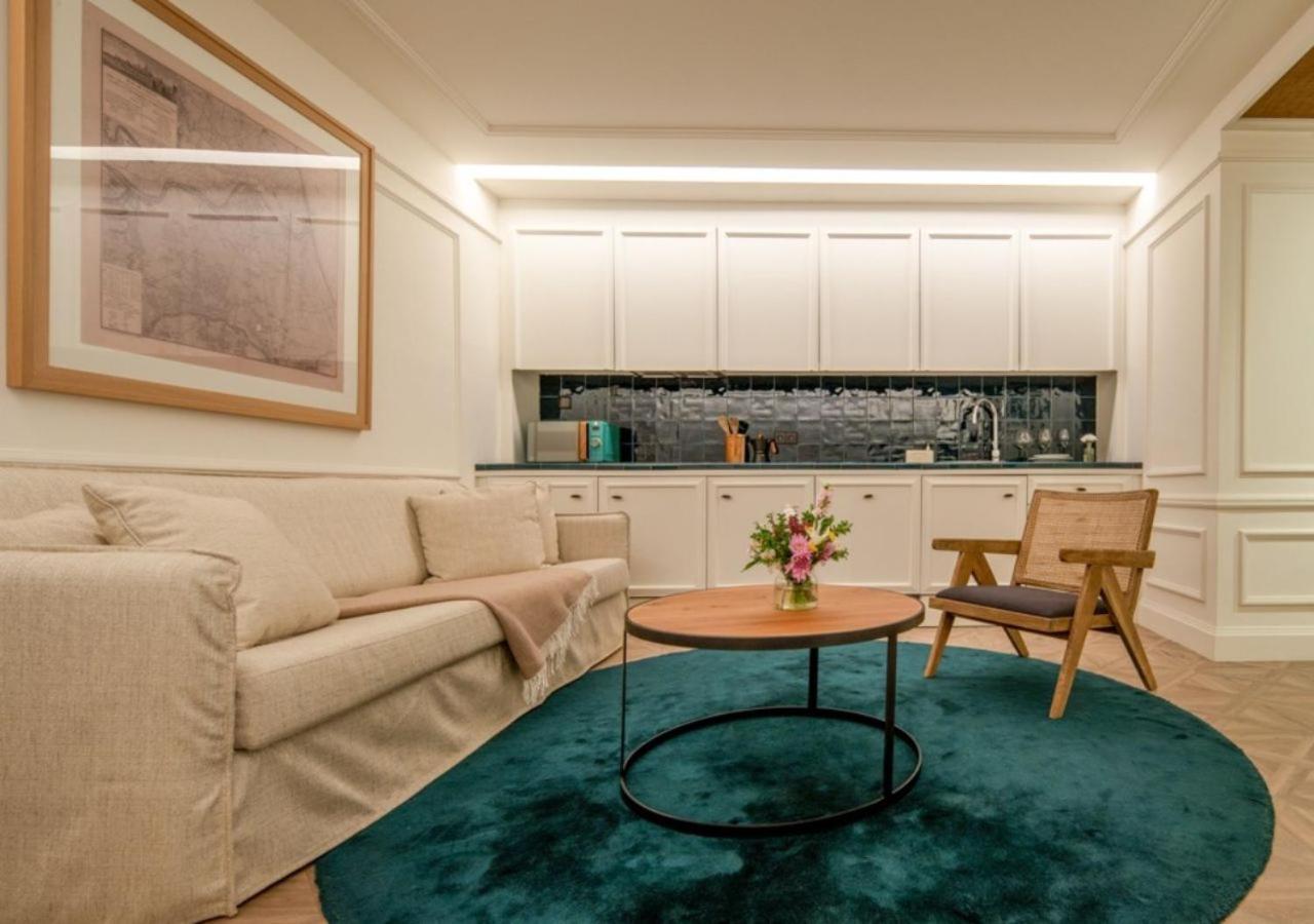 아이레 호텔 아스토리아 팰리스 발렌시아 외부 사진 A living room at the hotel