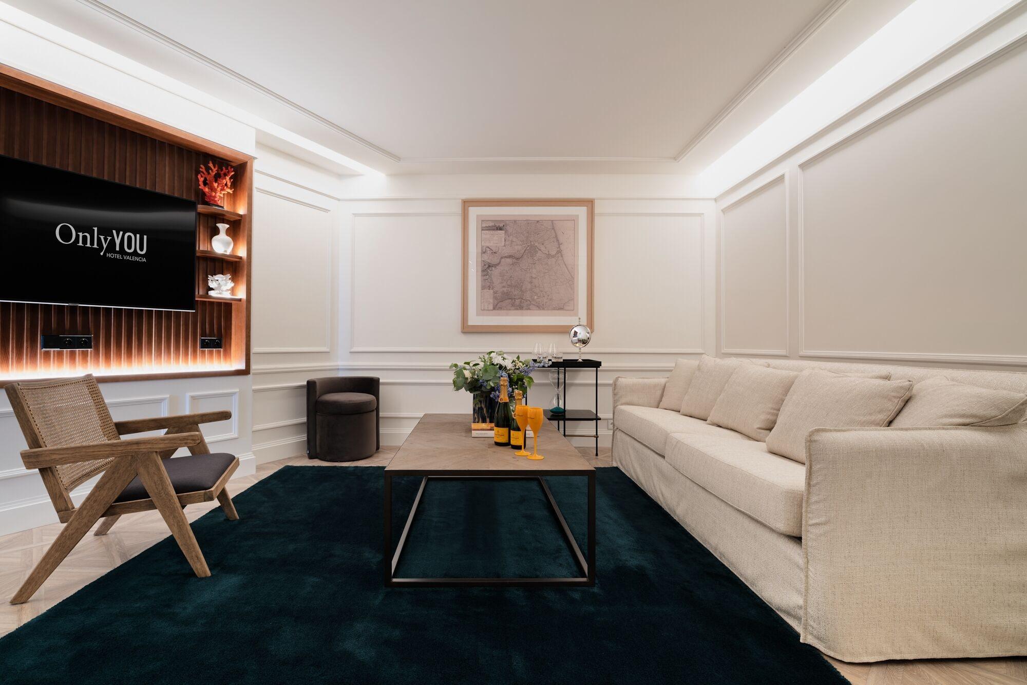 아이레 호텔 아스토리아 팰리스 발렌시아 외부 사진 The living room of the 2019 presidential suite