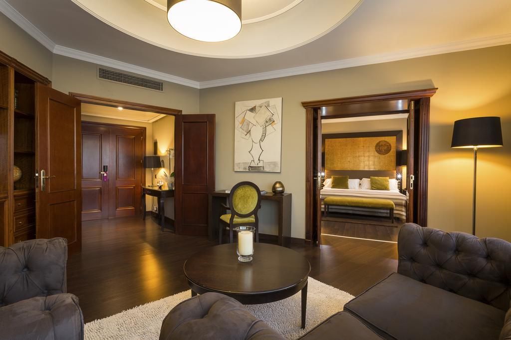 아이레 호텔 아스토리아 팰리스 발렌시아 외부 사진 Suite at the Grand Hotel